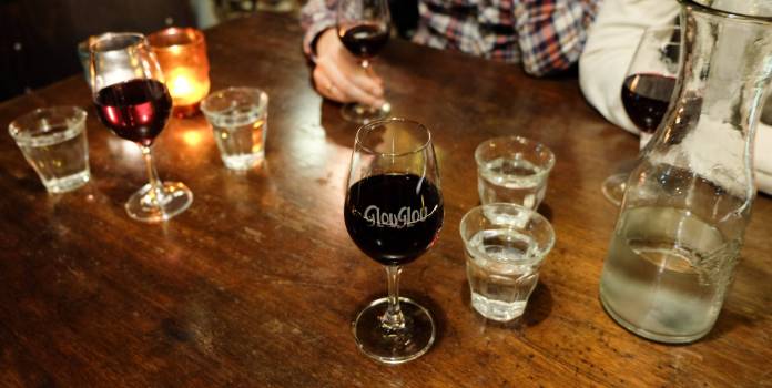 Bezoek aan wijnbar GlouGlou in Amsterdam