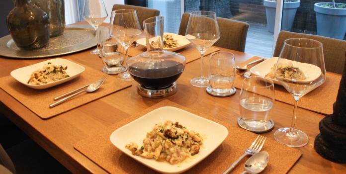 Wilde champignons risotto met heerlijke Italiaanse wijn