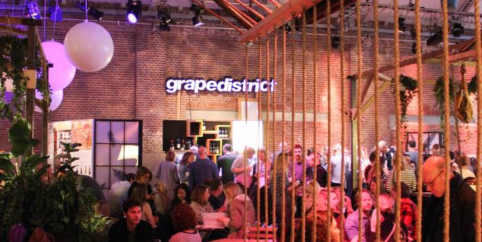 De grootste wijnbar en wijnproeverij met 150 wijnen